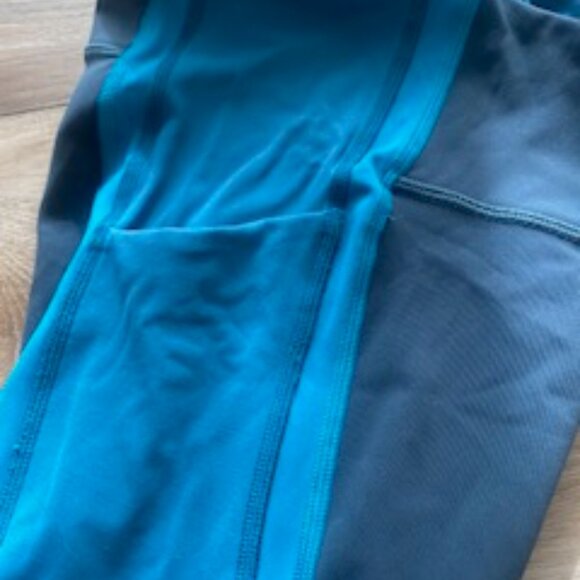 Lululemon Women's Pants Size 4 with color swooshes - Picture 10 of 10